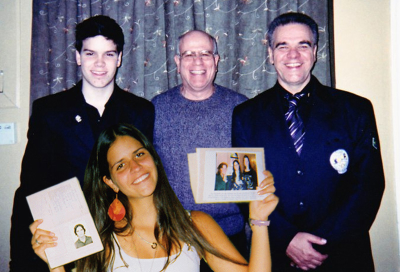 Steve Esposito, Natalia and Gabriel Melo and their father Marcio.